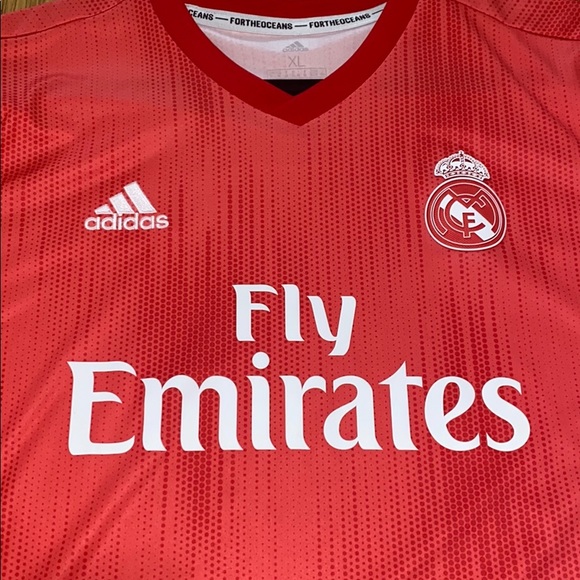 Real Madrid Jersey - Picture 3 of 7